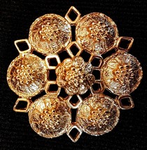 Sarah Coventry Pin Gold Plated VTG Medieval Style Medallion Florette Cluster - £15.78 GBP