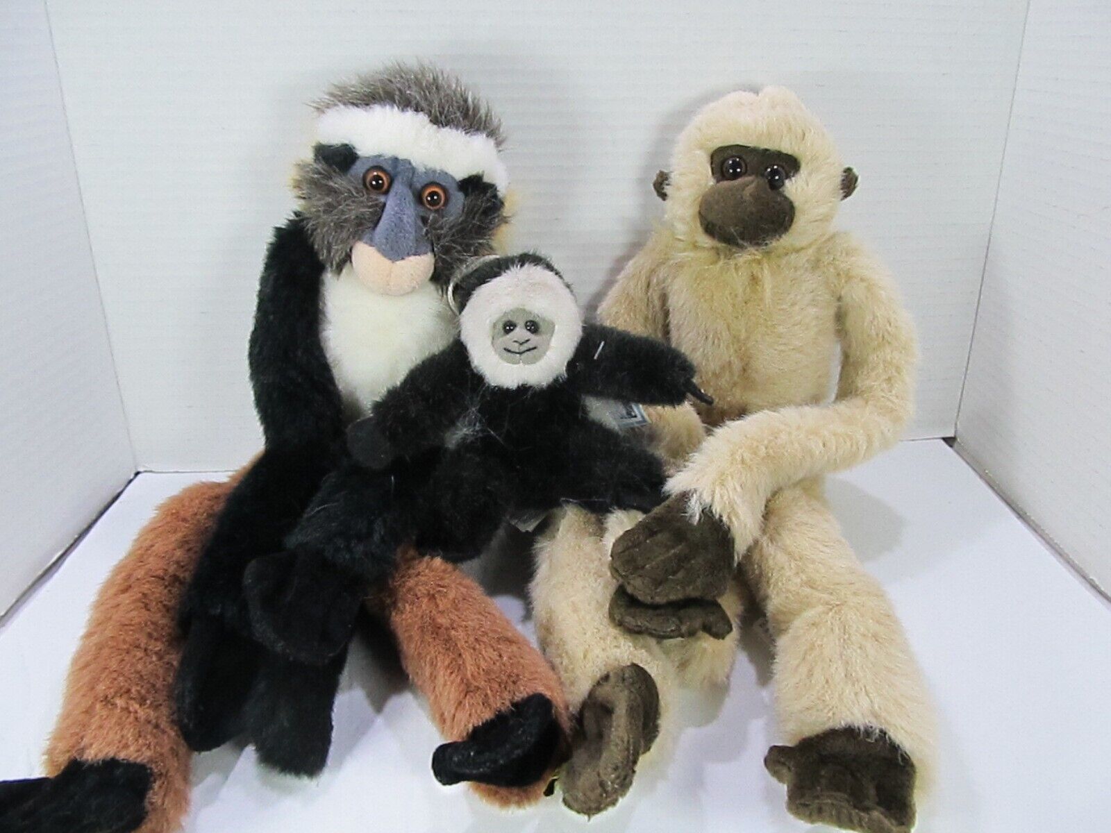 VTG Wild Republic Hanging Hugging Monkey Lot of 3 Gibbon Colobus Realistic - $28.05