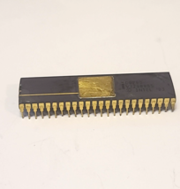 C8208 VINTAGE CERAMIC 48PIN INTEL DRAM CONTROLLER GOLD PINS PURPLE CERAMIC - $6.26