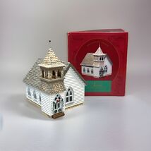 HO Scale Hallmark the country church Sarah Plain and Tall Collection 1994 - $9.90