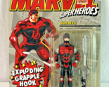 TOY BIZ 1994 - MARVEL SUPER HEROES - DAREDEVIL WITH EXPLODING GRAPPLE HO... - $9.89