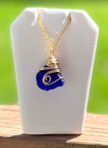 Women&#39;s Gold Wire Wrapped Cobalt Blue Sea Glass Necklace 20&quot; Beach Jewelry - £18.24 GBP