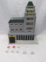 *Doesn&#39;t Work* Vintage 1980s Micromachines Police Station Building - $13.58 CAD