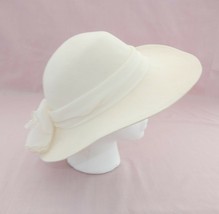 Beautiful vintage cream colored floppy bohemian ladies hat w/ cream ribbon - £27.53 GBP