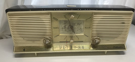 Vintage Radio 1959 Silvertone 9027 Brown Plastic Vintage AM Tube Clock t548 - £67.21 GBP