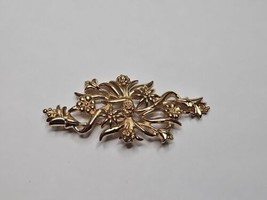 Vintage Floral Bouquet Pin/Brooch, Gold Tone Jewelry - £9.70 GBP