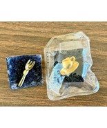 Vintage Lot 2 Gold Tone Metal Lapel Pin Set Fork Teacup on Plate Pinback - $169.45 MXN