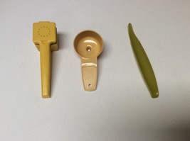 Vtg Tupperware Mini Funnel 877/Lettuce Citrus Knife 884/ButterUpSalt Corn/Spoon - £6.39 GBP