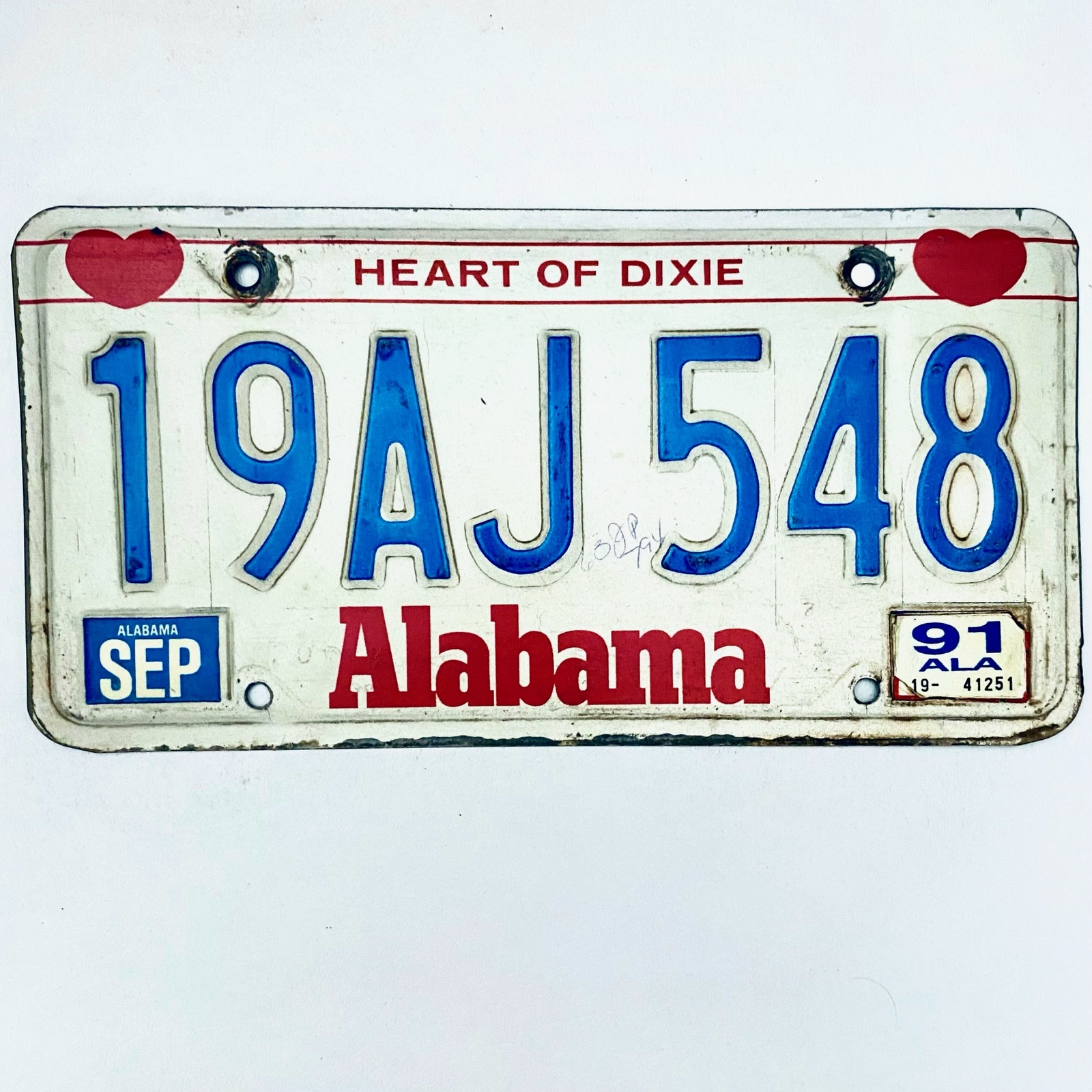 1991 United States Alabama Heart of Dixie Passenger License Plate 19AJ 548 - $11.87