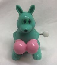 Vintage 1980&#39;s TOMY Pop Overs BOXING KANGAROO Flipping Wind-Up Action To... - $275.41 MXN