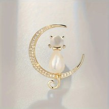 Elegant Gold Crescent Moon &amp; Cat Brooch – Pearl Accent &amp; Rhinestone Details - £7.88 GBP