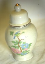 Bird Floral Temple Ginger Jar Japan - $309.54 MXN