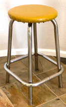 VINTAGE 23&quot; Metal Mfg Industrial Seating Shop Stool Machinist Art - Yell... - $850.32 MXN