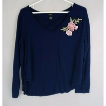Rue 21 Women&#39;s Blue Blouse With Embroidered Rose Design Size Medium - £15.16 GBP