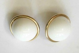 Sarah Coventry White Lucite Gold-tone Clip Earrings vintage 1 1/4&quot; - £9.83 GBP