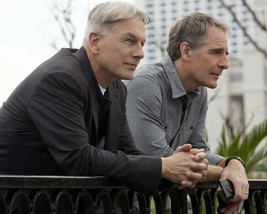 NCIS MARK HARMON SCOTT BAKULA 8X10 PHOTO - $9.75