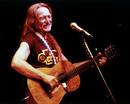 Willie Nelson 16x20 Canvas Giclee Concert Smiling Shot With Guitar - £55.94 GBP