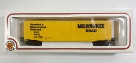 HO Scale Bachmann Milwaukee Road RR 50&#39; Plug Door Box Car Train - $11.87