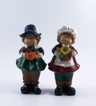 Thanksgiving Pilgrims Figurines Harvesting Pumpkins &amp; Sun Flowers 5.5&quot; Set Of 2 - £19.01 GBP