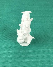 White Ceramic Figurine 5 Pigs Piled Up Totem Pole Stack of Piggies Count... - £15.56 GBP