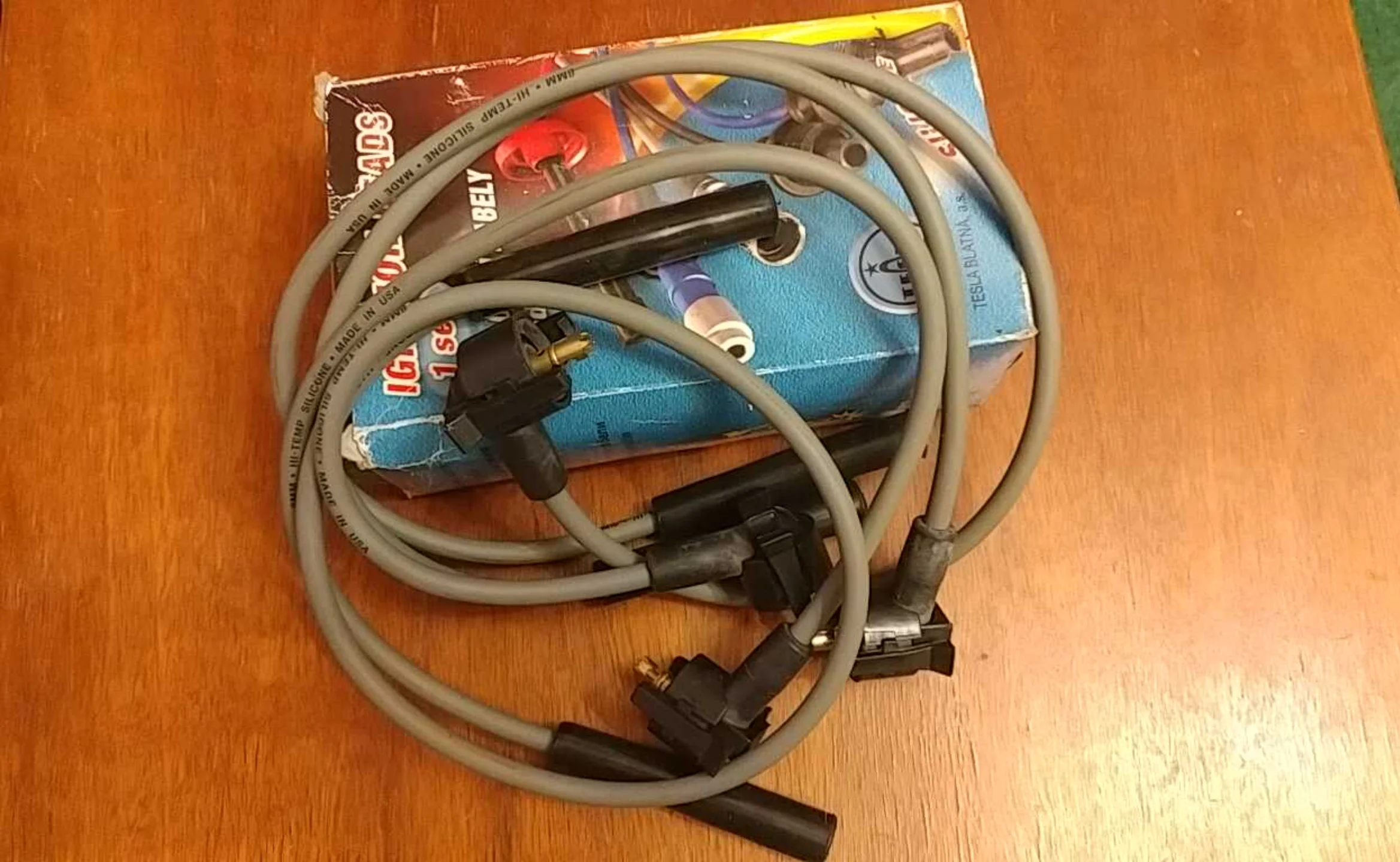 Ford Escort 90-99 V-1.3 4cyl Ignition spark plug wire set - $90.86 CAD