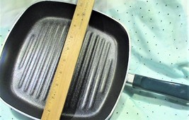 Vintage &#39;Made In France&#39; 10.25in. Green Square Stainless Sear Grill Pan Skillet - £30.33 GBP