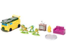 Teenage Mutant Ninja Turtles Turtle Lair Diorama Set w Figures Party Wagon Nano - £45.23 GBP