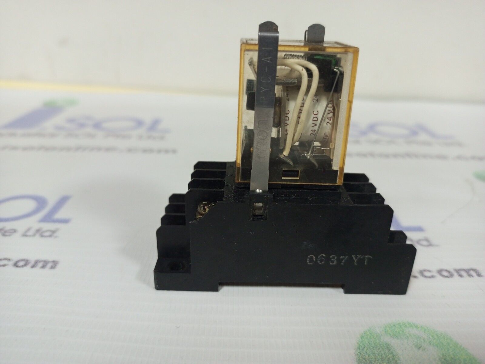 Omron PYC-A1 Relay With Base 0637YT - $23.76