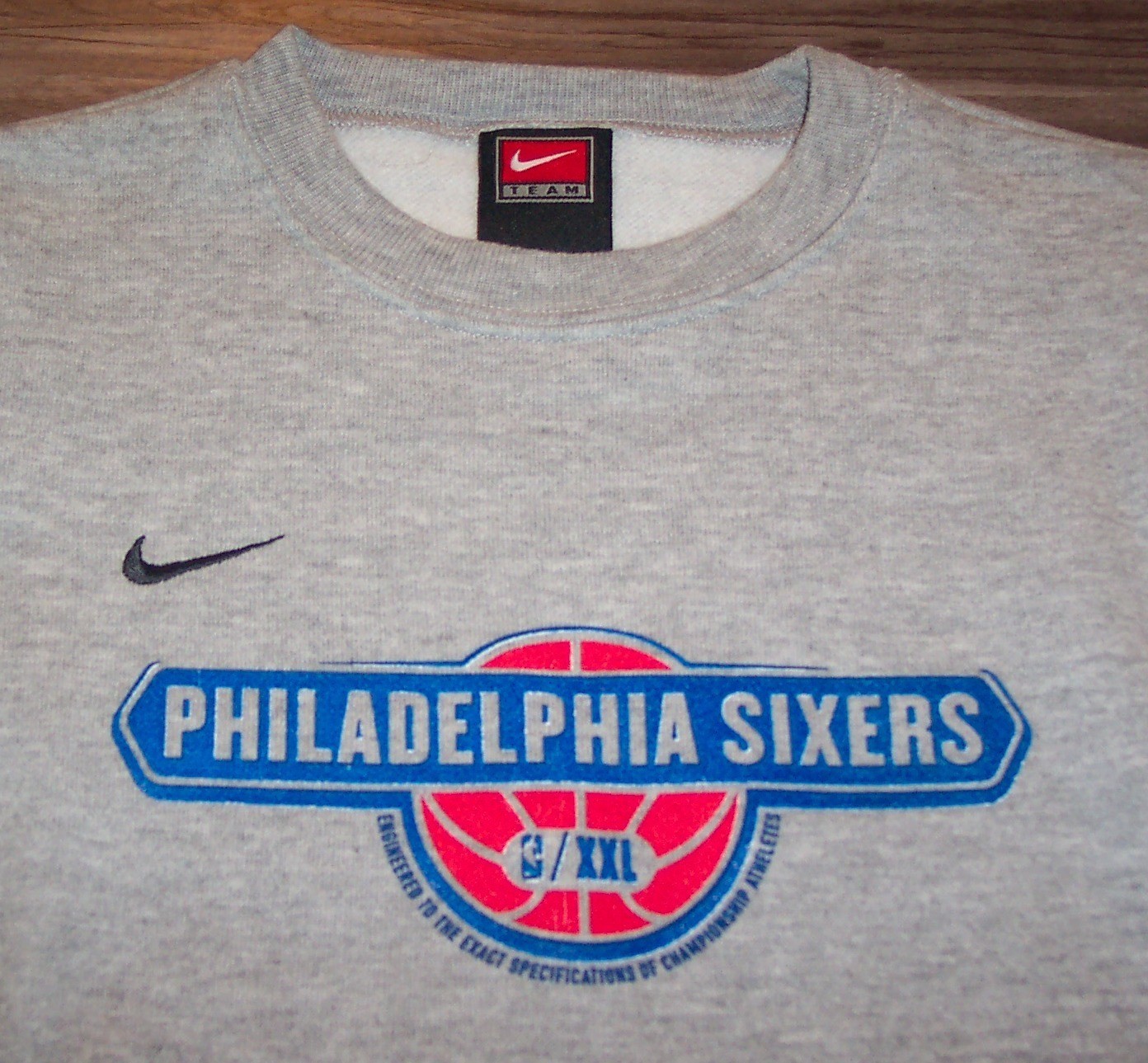 VINTAGE 2001 CHILDRENS KIDS PHILADELPHIA 76ERS SIXERS NBA SWEATSHIRT Size 4 NEW Item image 2