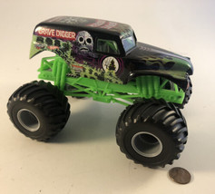 2016 Hot Wheels Monster Jam Grave Digger 1:24 Diecast Truck 4 Time Champion - $11.87