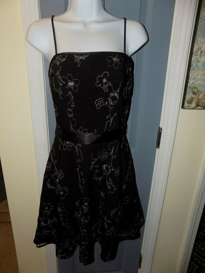Primary image for Steppin Out Black Embroidered Flower Sequin Dress Size S Women's EUC