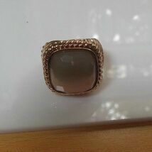 Vintage Goldtone Gray/Cream Stone Cocktail Stretch Ring Size 7 - $13.85