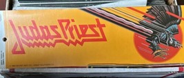 Judas Priest Pare-Choc Autocollant Neuf Original 1982 11 &quot; x31/5.1cm - £12.72 GBP