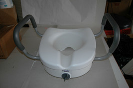 Equate Locking Raised Toilet Seat w/adjustable comfort Handles, White - £15.72 GBP