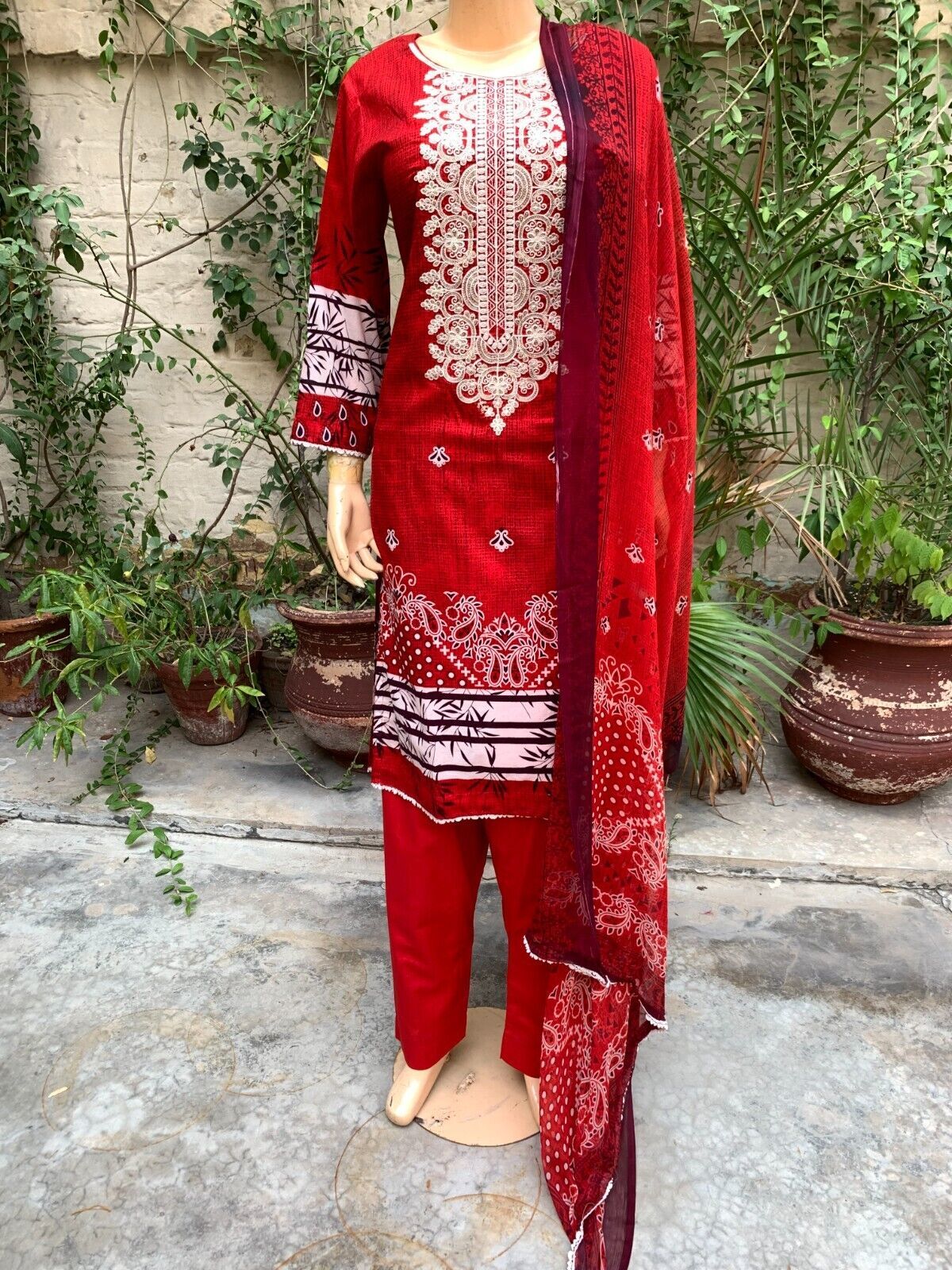 Pakistani Red Printed Straight Shirt 3-PCS Lawn Suit w/ Threadwork ,XL - $50.64