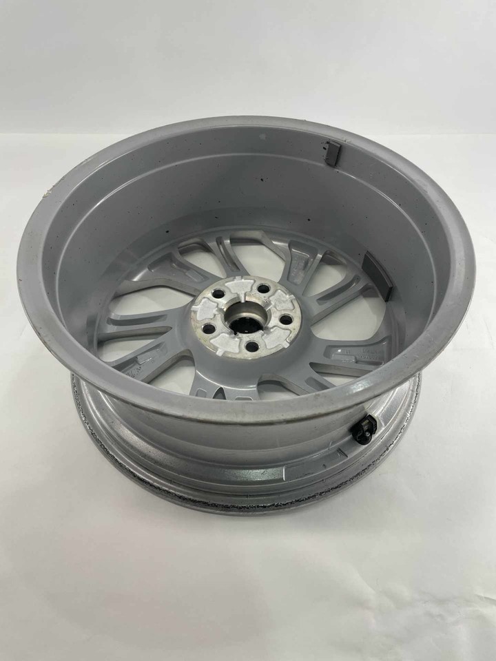 2022-23 Chevy Bolt EUV LT 17x7 Alloy Closed 10 Spoke W/O Insert Silver 42676822 Item image 7