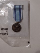 Air Force Meritorious Service Medal Miniature Nip :KY23-4 - $9.85