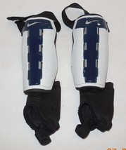 Nike Youth Soccer Shin Guards Size Large 4'7"-4'11" Blue White - £7.69 GBP