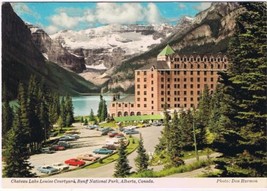 Postcard Chateau Lake Louise Courtyard Banff National Park Alberta  - £2.31 GBP