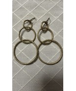 Gold Tone Textured Stacked 3 Hoop Shaped Dangle Long Pierced Earrings - €8,47 EUR