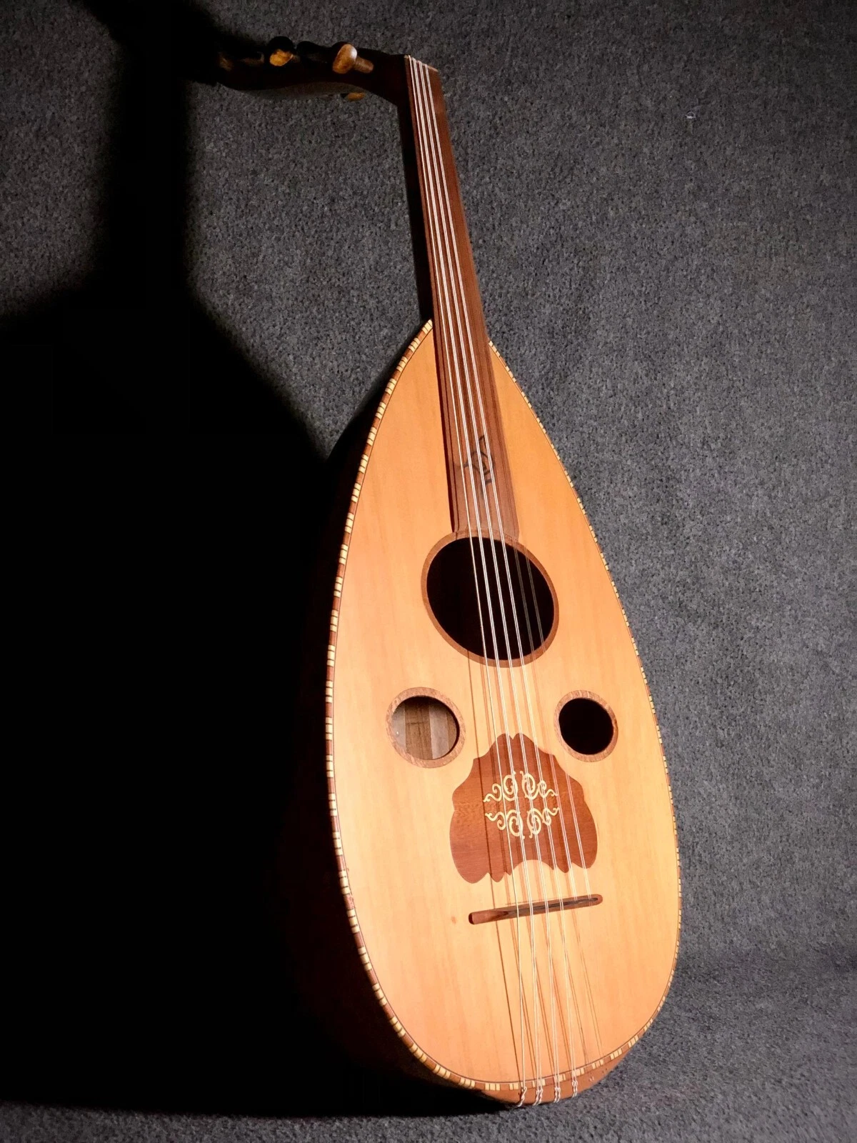 Professional Oud Iraq style Made By Zeryab oud instruments Float Bridge. - $10,412.10 MXN