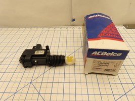 GM 15841665 Sliding Door Lock Actuator Left LH General Motors - €43,20 EUR