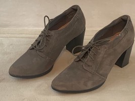 NEW! MINT! Clarks Araya Hale Shoes Women&#39;s Grey Goat Suede Leather Sz 7 Lace Up - £39.03 GBP