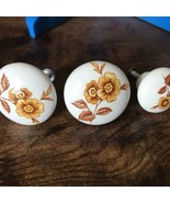 3 Vtg Round 80’s Golden Flowers Japan Knobs Pulls Porcelain Drawer Cabin... - $185.58 MXN