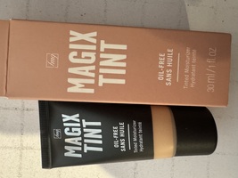 Avon Magix Tint Moisturizer Oil -Free - LIGHT - $11.00