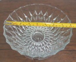 Clear Glass Leaf Lobe Pattern Bowl - £14.06 GBP