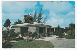 Vintage Postcard Motel Fredola Hallandale Florida 1960&#39;s Exterior and Sign - £5.47 GBP