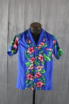 Vintage Hawaiian Shirt - Blue with Red Floral Pattern by Tamare - Men&#39;s ... - $1,047.00 MXN