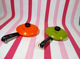 Kitschy MoD Mid Century Frying Pan Niagara Falls Souvenir Salt Pepper Shaker Set - £7.81 GBP