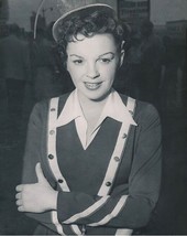 Judy Garland As Carhop 8X10 Celebrity Photograph Reprint - £6.67 GBP